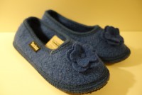 Vorschau: bacinas Hausschuhe - Hausballerina aus gewalkter Schafwolle jeansblau 38 - 41-Copy Vorschau: bacinas Hausschuhe - Hausballerina aus gewalkter Schafwolle jeansblau 38 - 41-Copy