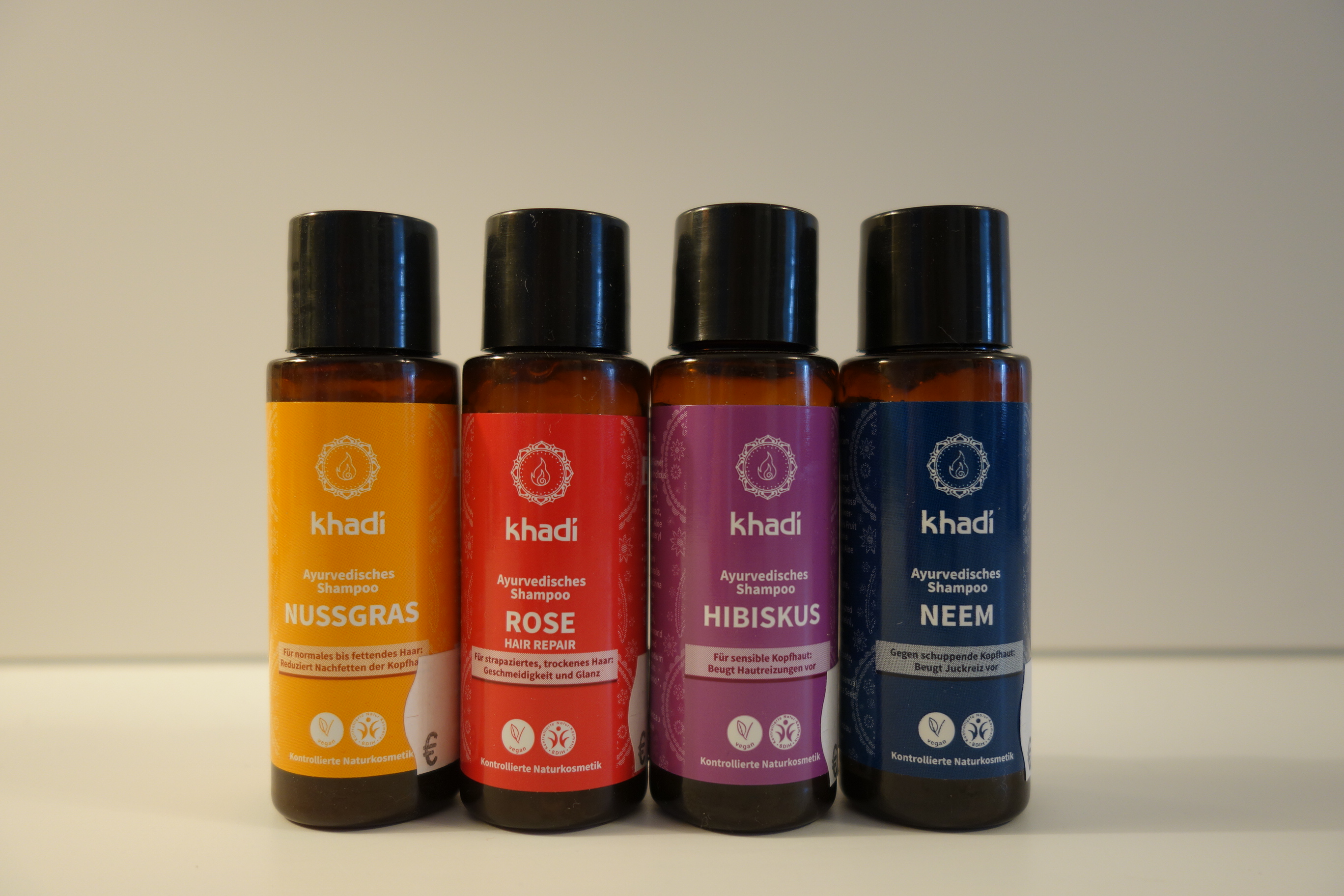 Ayurvedischen Shampoos Nussgras Rose Hibiskus Und Neem 30ml Khadi Shampoo Khadi Naturkosmetik Naturparadies Leipzig